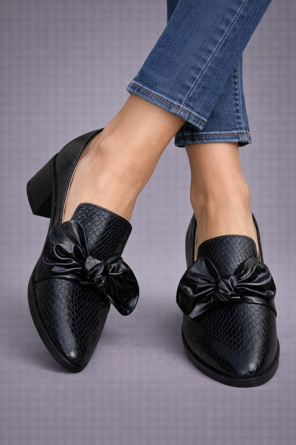 Samara-Mocasín con detalle de lazo